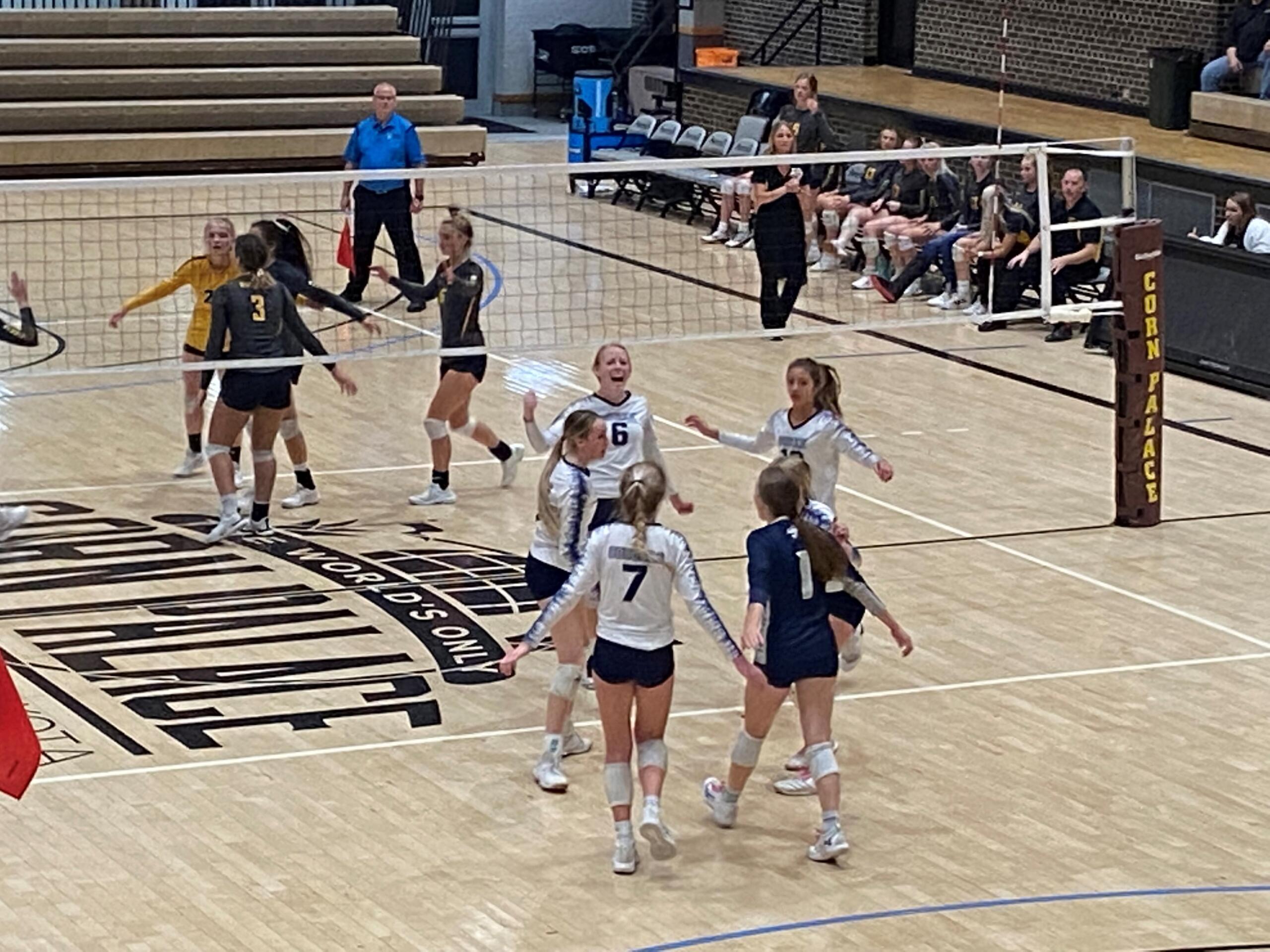 Class A and B SoDak 16 results prep volleyball Nov. 9 (With video of