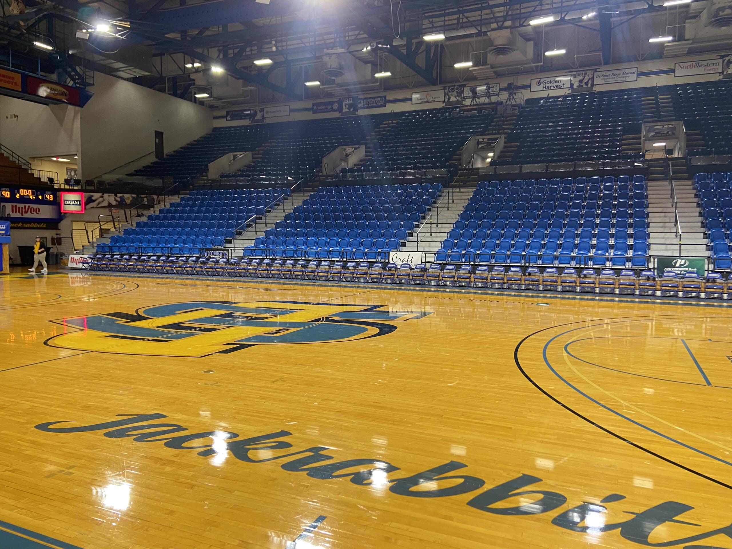 Dawson’s 19 lead Akron over South Dakota State 8175 KMIT 105.9 FM