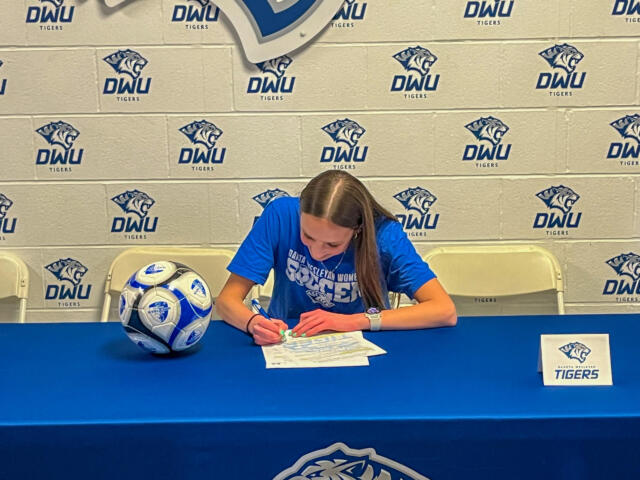 Taryn Thomas letter of intent to play women's soccer at DWU
