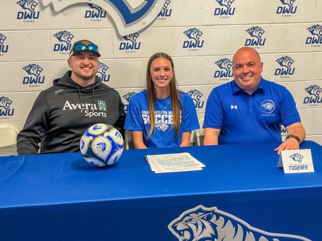 Taryn Thomas, John Hakari & Mitchell trainer