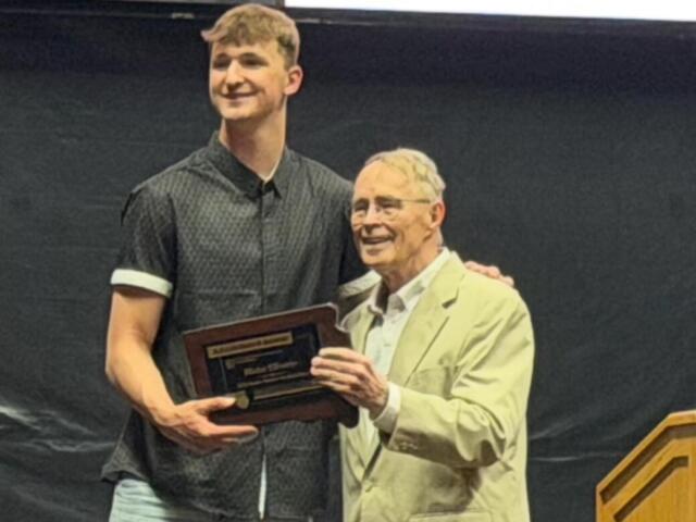 Young man from Huron high school, Blake Ellwein receives Mr. Basketball award for 2026