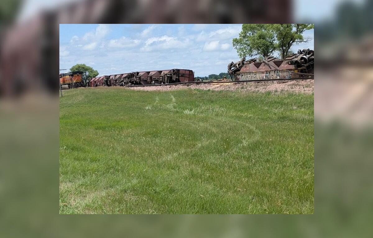 Train cars derailed between Kimball and White Lake in Aurora County, June 2026