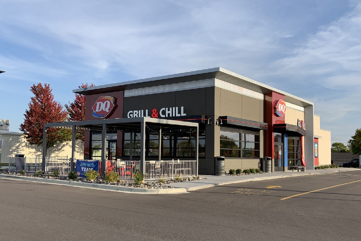 Wide shot of DQ restaurant