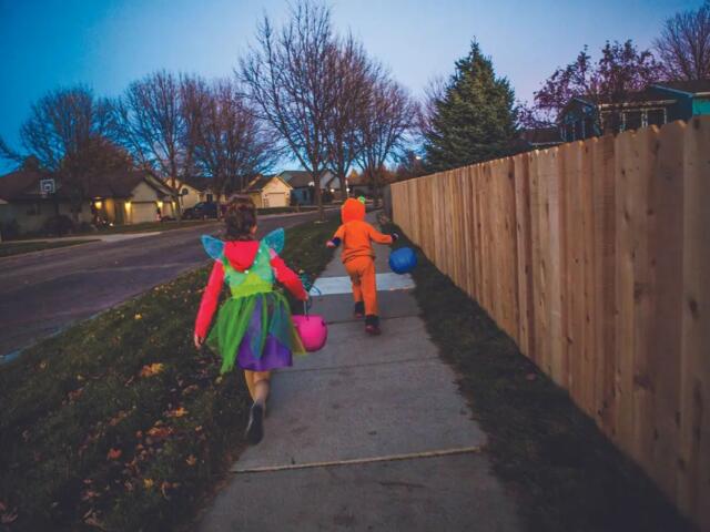 Weekend Happenings: Halloween Fun, DWU Sports and Community Events in Mitchell Oct. 30–Nov. 1